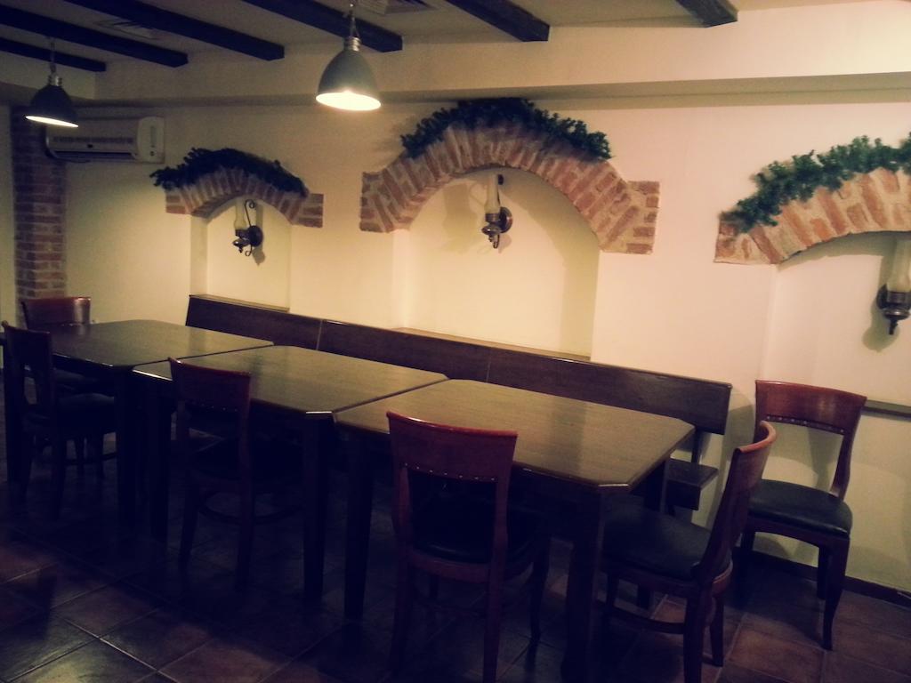 Family Hotel Kredo Сливен Экстерьер фото