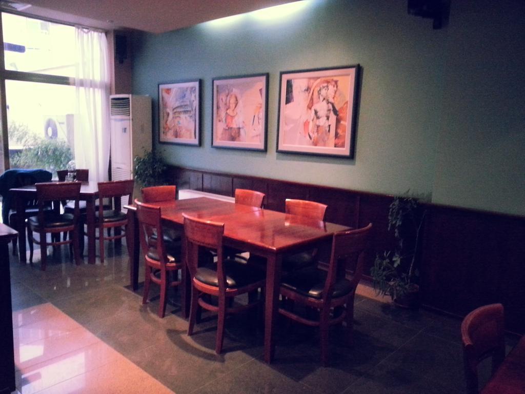Family Hotel Kredo Сливен Экстерьер фото